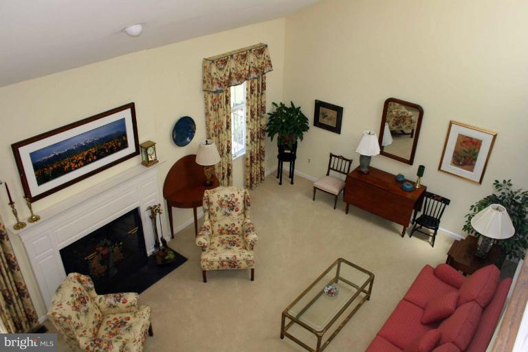 66 Seminary Farm Road Lutherville-Timonium, MD 21093 - Photo 4 of 30 Living Room