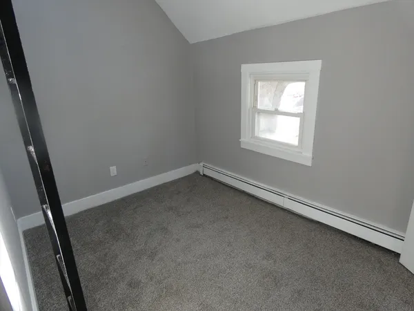 $2,100 | 98 Maple Street, Unit 1, Gardner, MA 01440