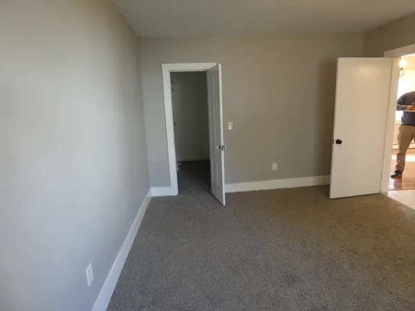 $2,100 | 98 Maple Street, Unit 1, Gardner, MA 01440