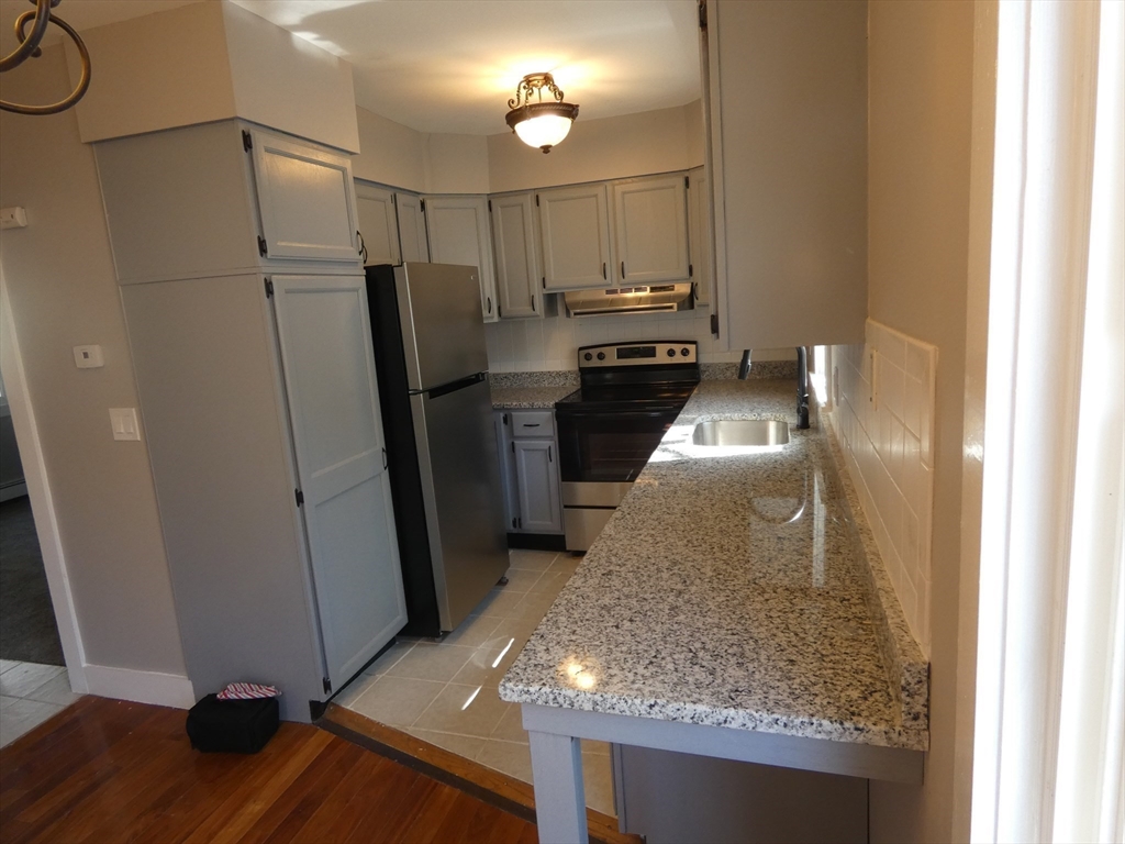 98 Maple Street, Unit 1 Gardner, MA 01440 - Photo 5 of 29