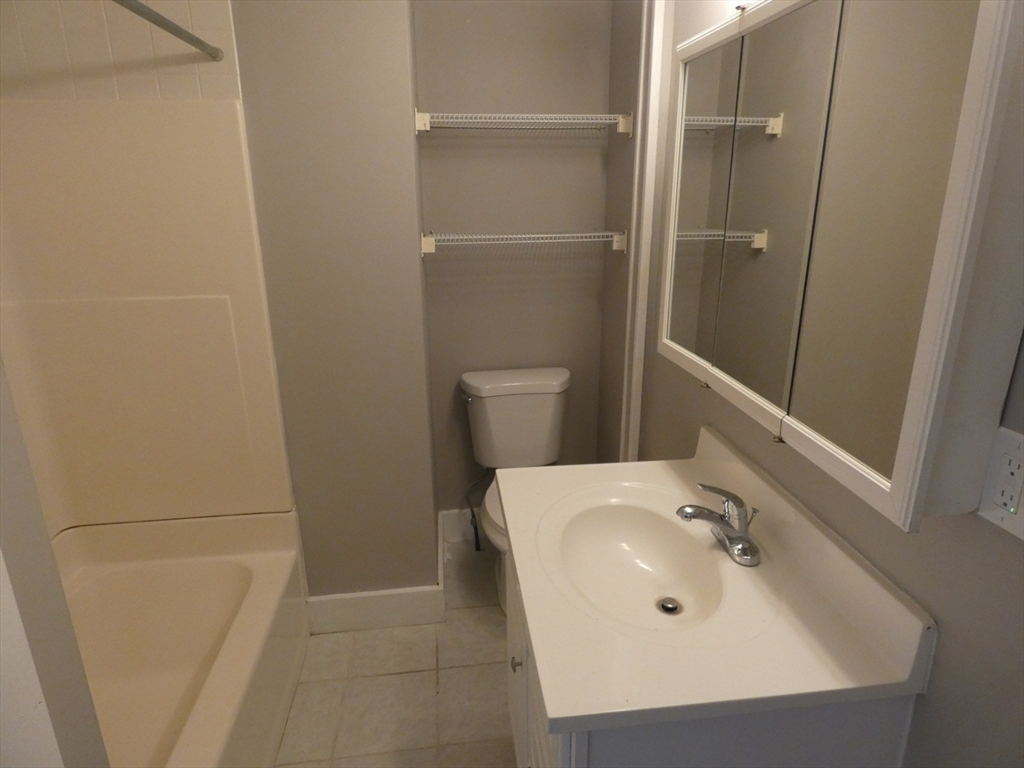 98 Maple Street, Unit 1 Gardner, MA 01440 - Photo 7 of 29