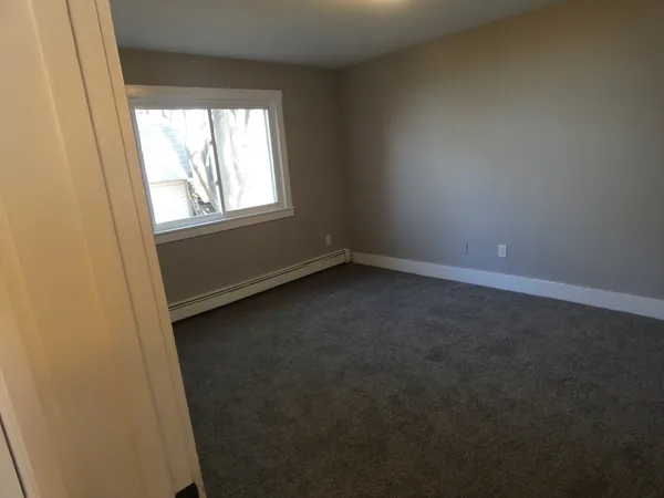 $2,100 | 98 Maple Street, Unit 1, Gardner, MA 01440