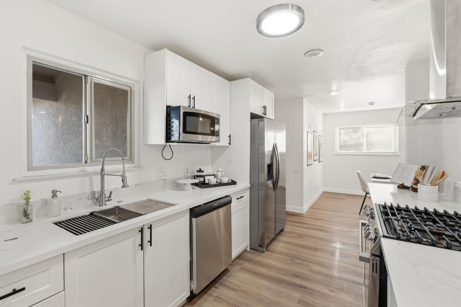 6004 Len Court Citrus Heights, CA 95621 - Photo 10 of 28