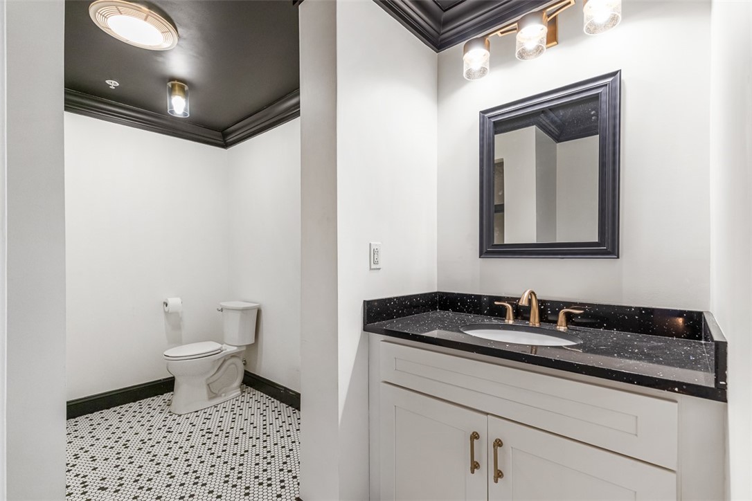 75 Eagle Street, Unit 2D Providence, RI 02909 - Photo 24 of 36 Bathroom
