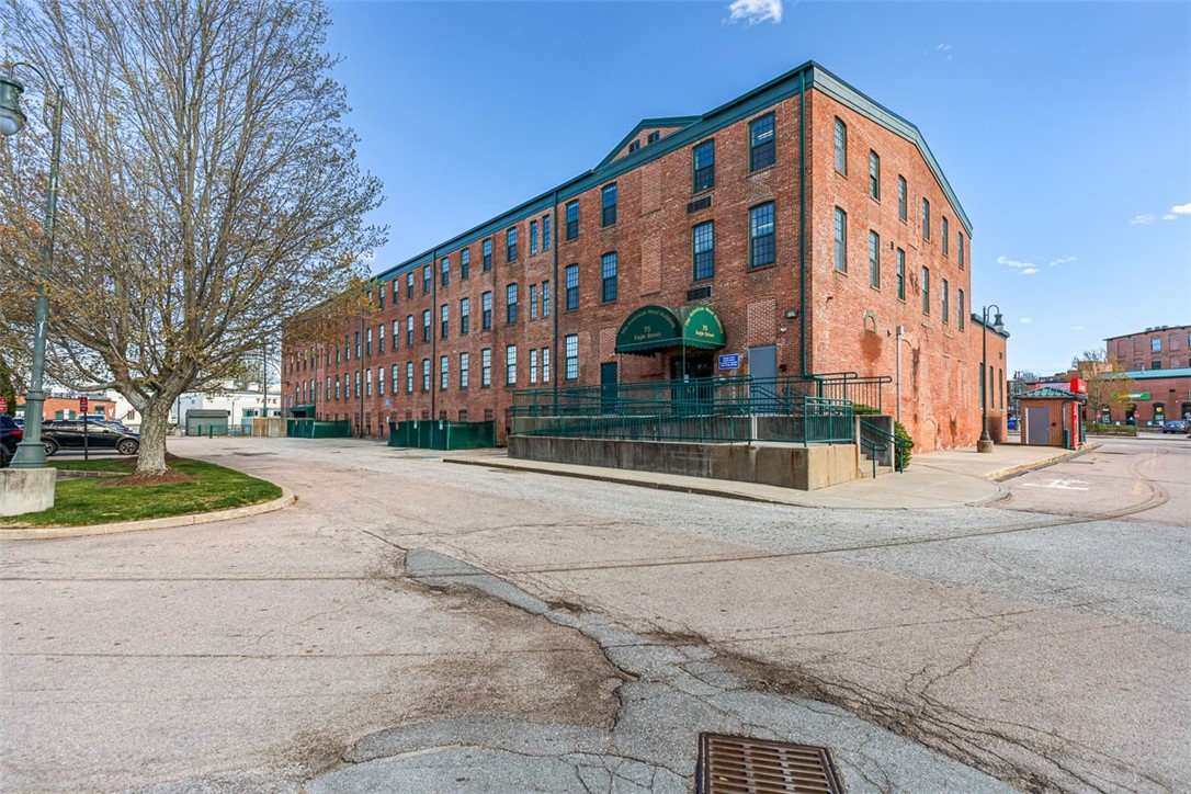 75 Eagle Street, Unit 2D Providence, RI 02909 - Photo 34 of 36
