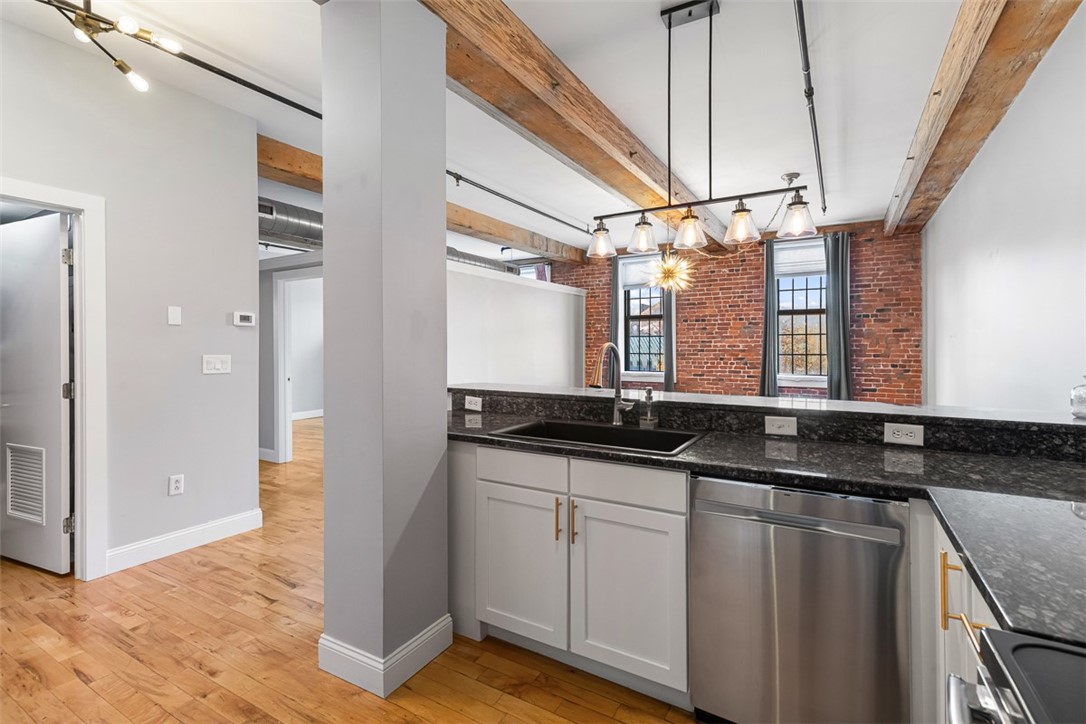 75 Eagle Street, Unit 2D Providence, RI 02909 - Photo 8 of 36