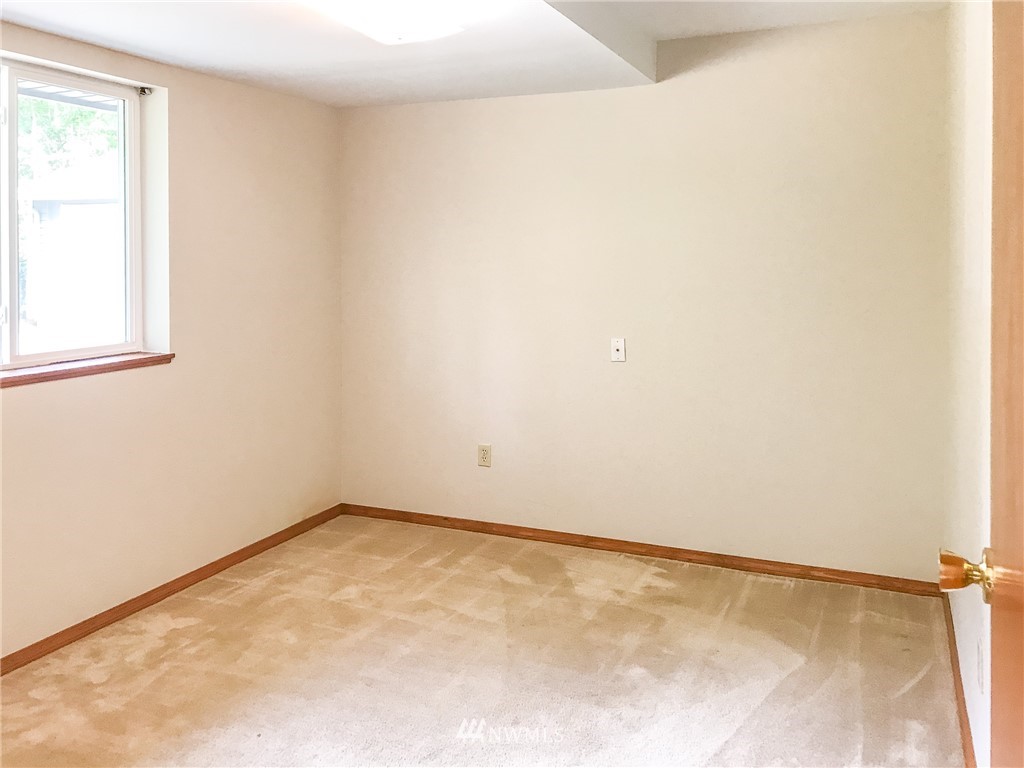 13114 Lost Lake Road Snohomish, WA 98296 - Photo 5 of 27 Gallery Image 5