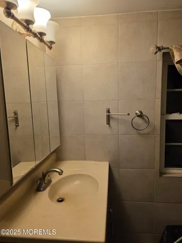 $1,599,000 | 752 Amwell Road, Hillsborough, NJ 08844