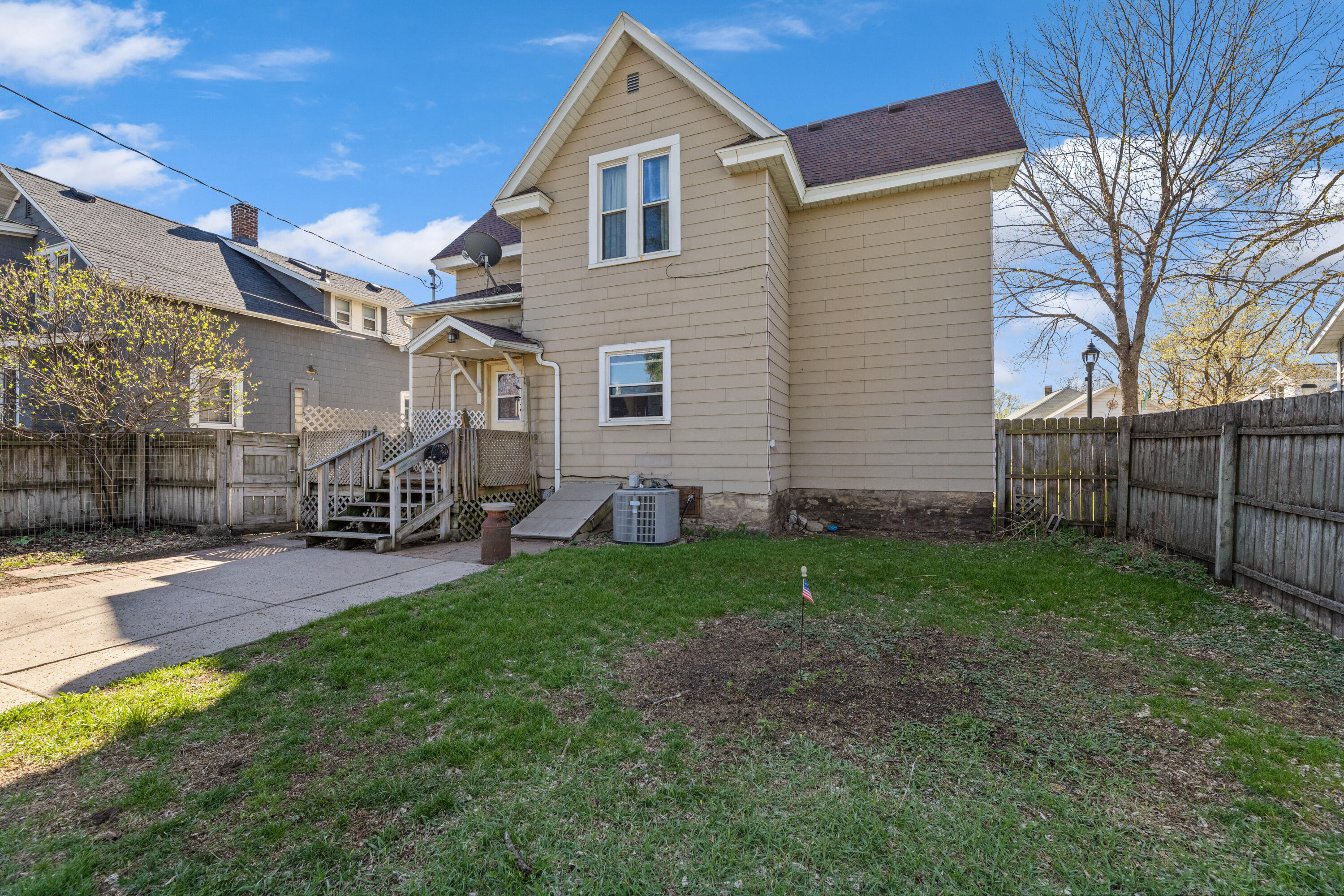 1312 George Street La Crosse, WI 54603 - Photo 16 of 20 1312 George St (16)