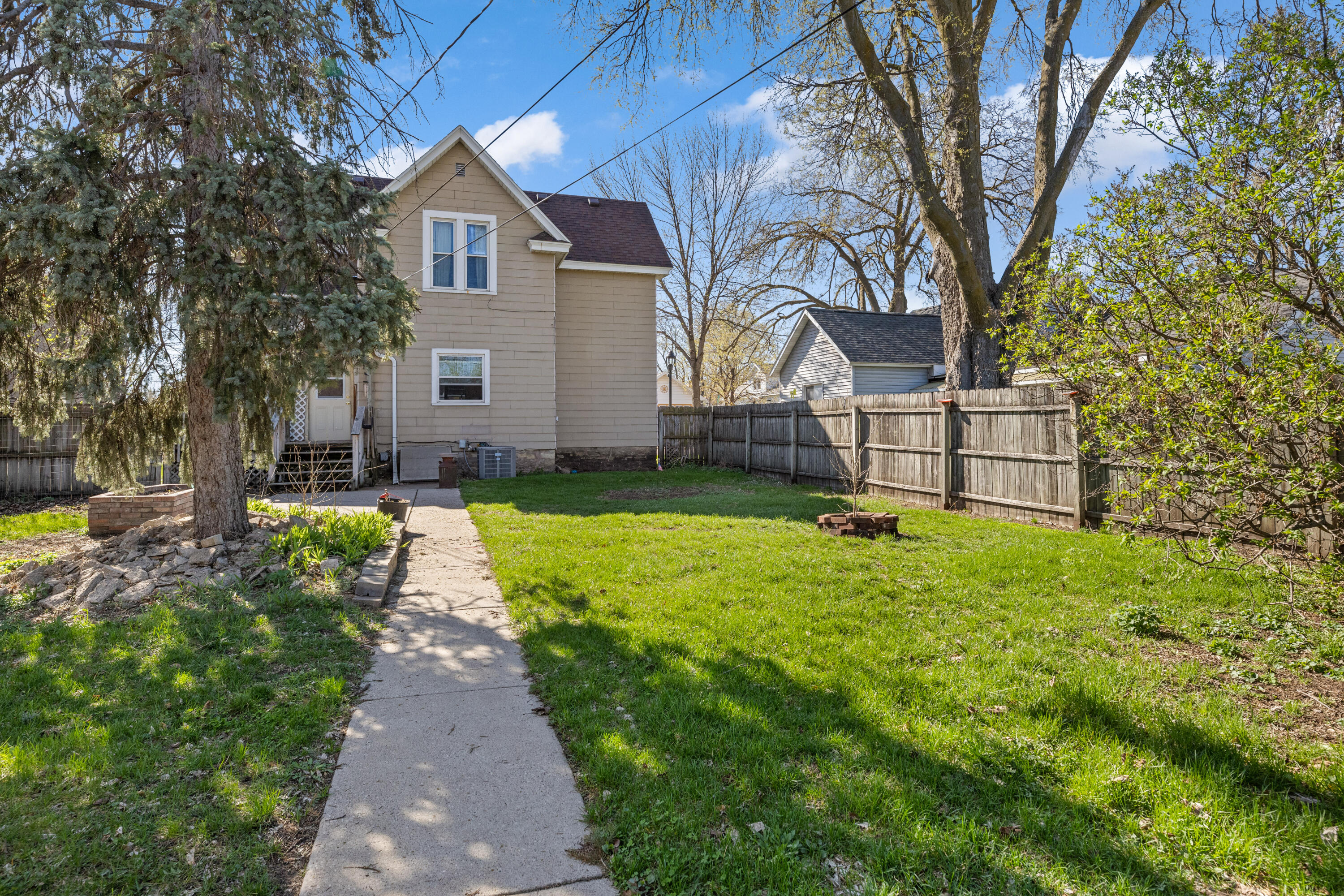 1312 George Street La Crosse, WI 54603 - Photo 18 of 20 1312 George St (18)