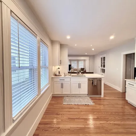 $3,300 | 58 Metropolitan Avenue, Unit 1, Boston, MA 02131