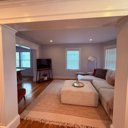 $3,300 | 58 Metropolitan Avenue, Unit 1, Boston, MA 02131