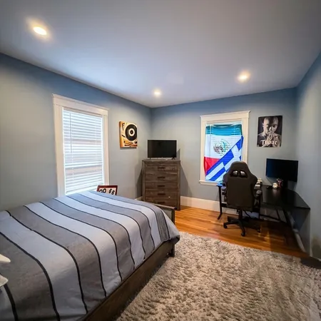 $3,300 | 58 Metropolitan Avenue, Unit 1, Boston, MA 02131