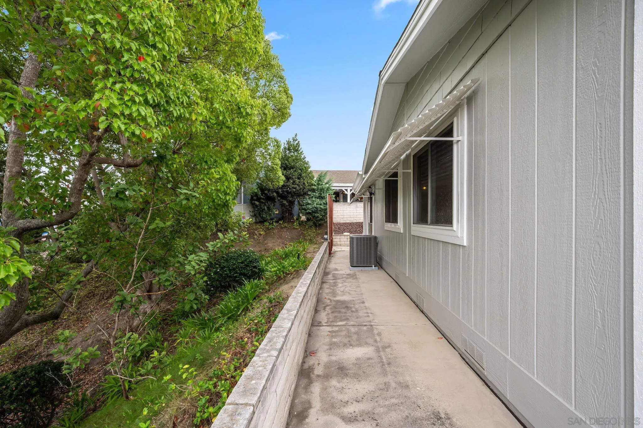 4465 Topaz Lane Oceanside, CA 92056 - Photo 6 of 37