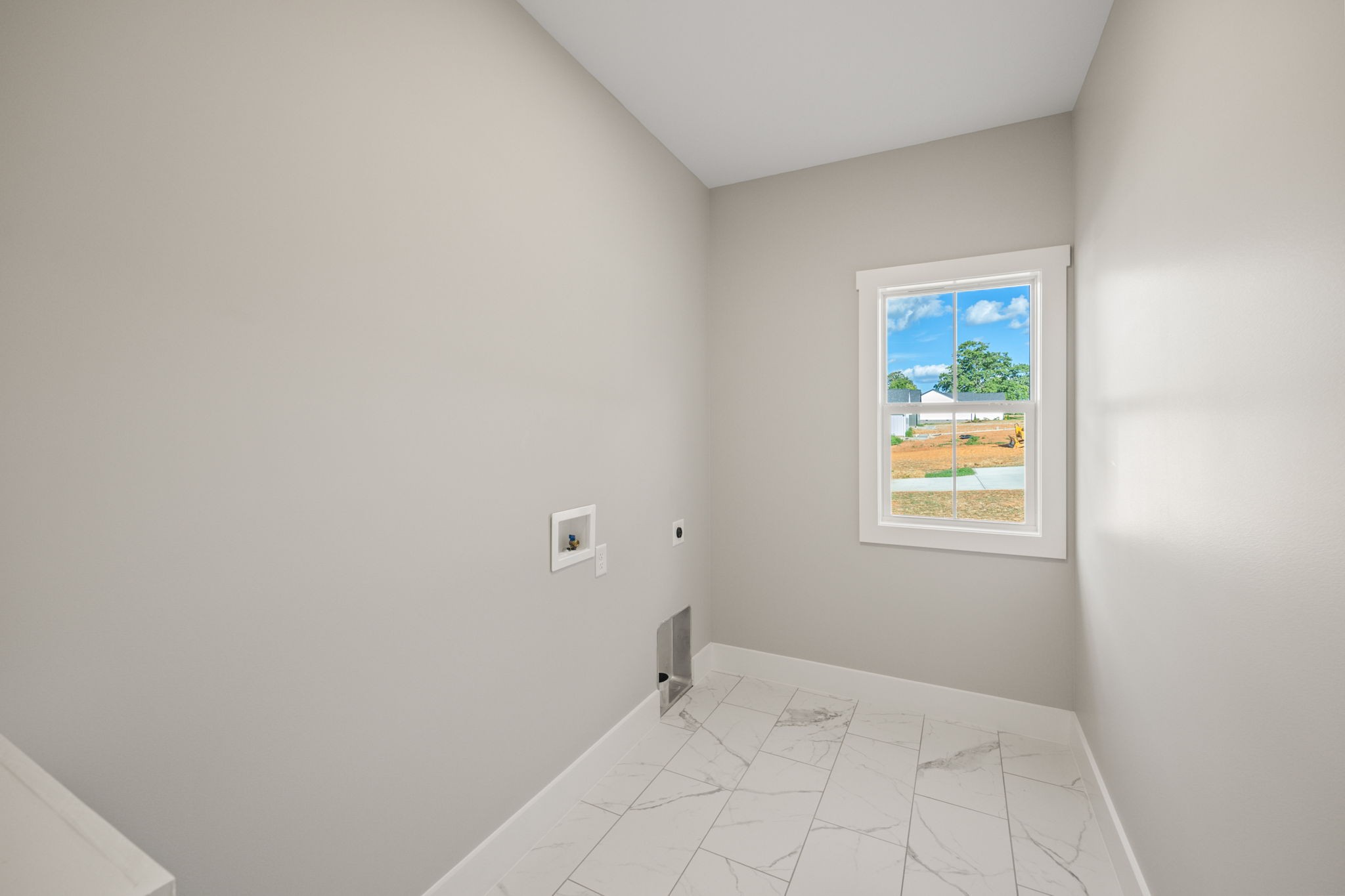 4675 Window Cliff Road Baxter, TN 38544 - Photo 21 of 24 a view of an empty room with a window