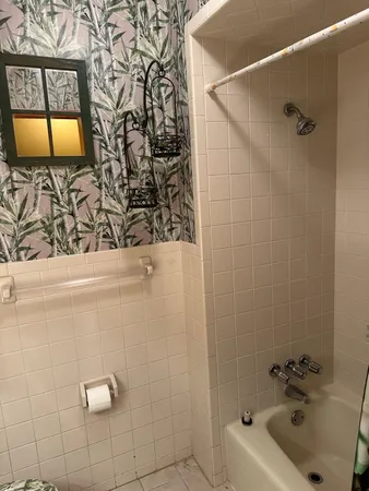 $2,900 | 261 Avenue C, Bayonne, NJ 07002