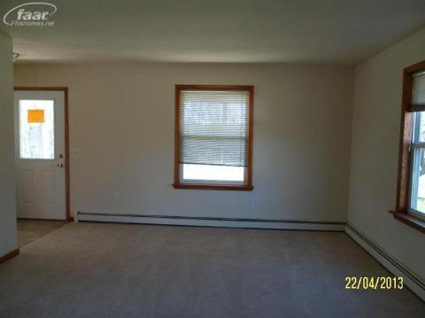 13261 Foley Road Fenton, MI 48430 - Photo 4 of 11 20353473-3.JPG