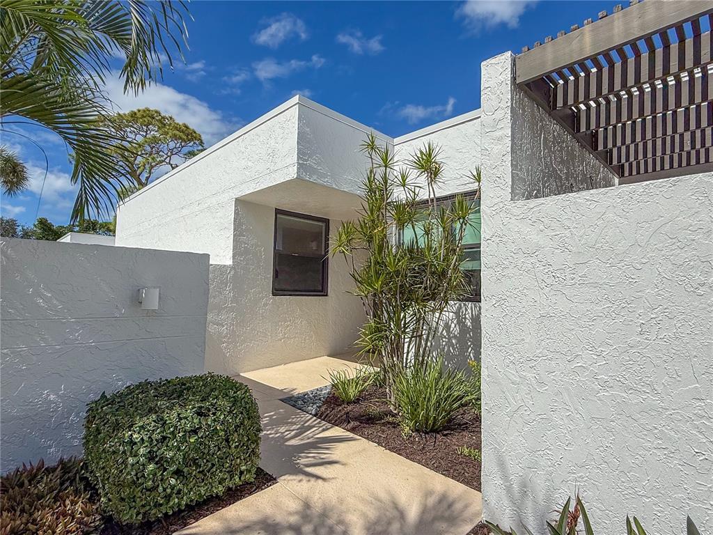 609 Bayport Way, Unit 609 Longboat Key, FL 34228 - Photo 3 of 77