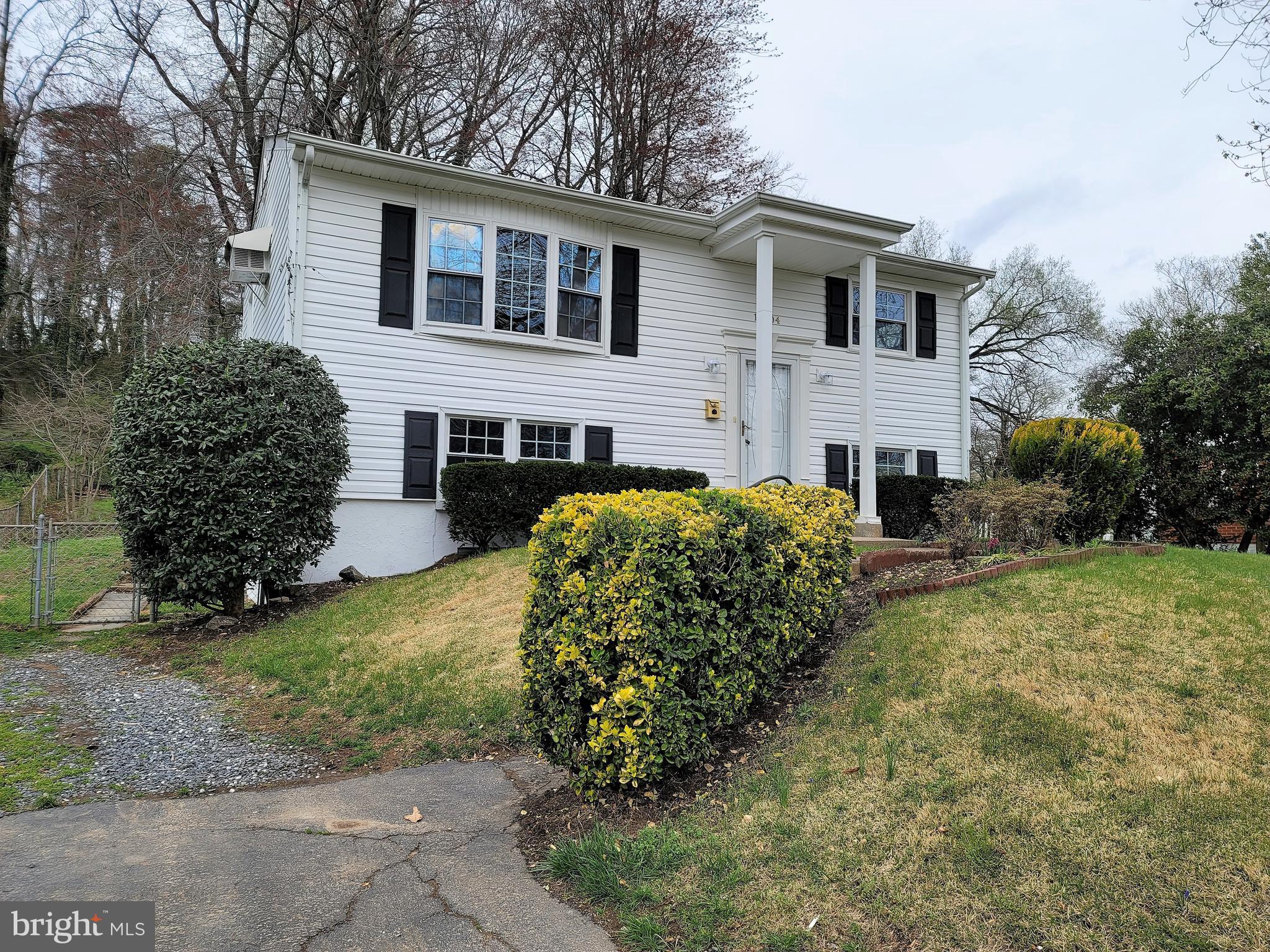 15404 Michigan Rd. Woodbridge, VA 22191 - Photo 1 of 32 Remodeled Home