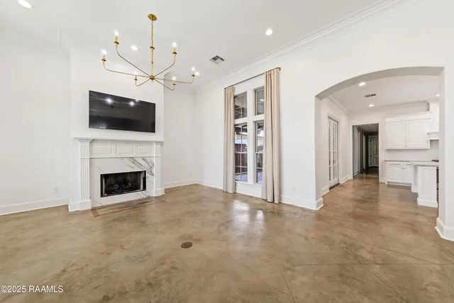 $3,100 | 415 Harbor Road, Youngsville, LA 70592