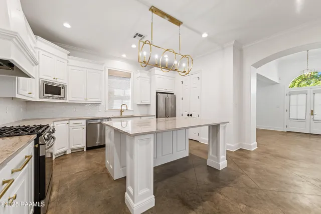 $3,100 | 415 Harbor Road, Youngsville, LA 70592