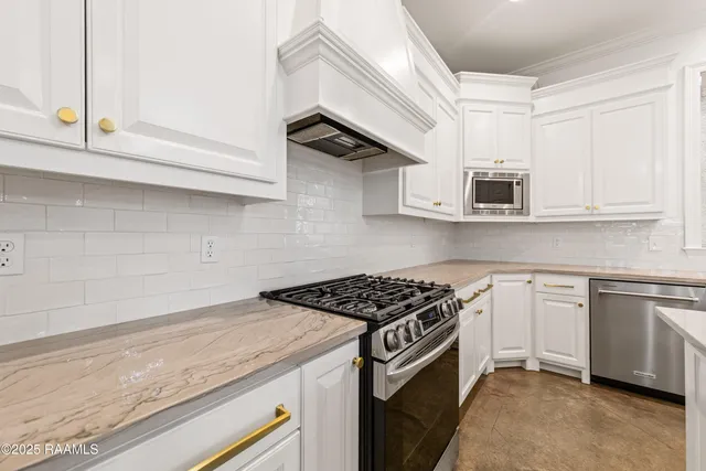 $3,100 | 415 Harbor Road, Youngsville, LA 70592