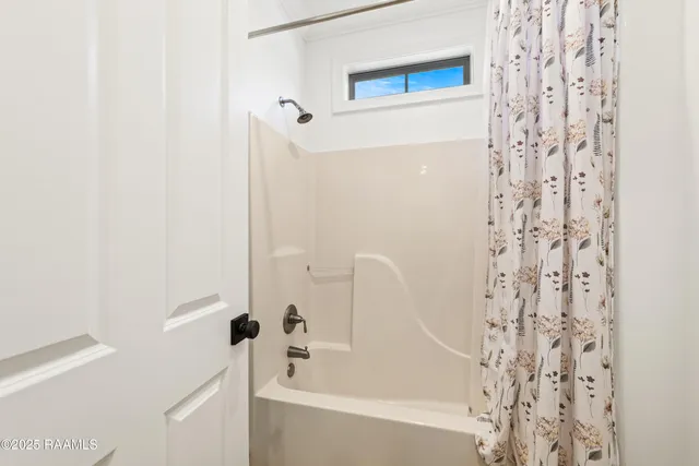 $3,100 | 415 Harbor Road, Youngsville, LA 70592