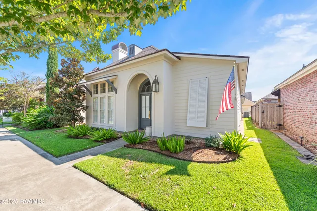 $3,100 | 415 Harbor Road, Youngsville, LA 70592