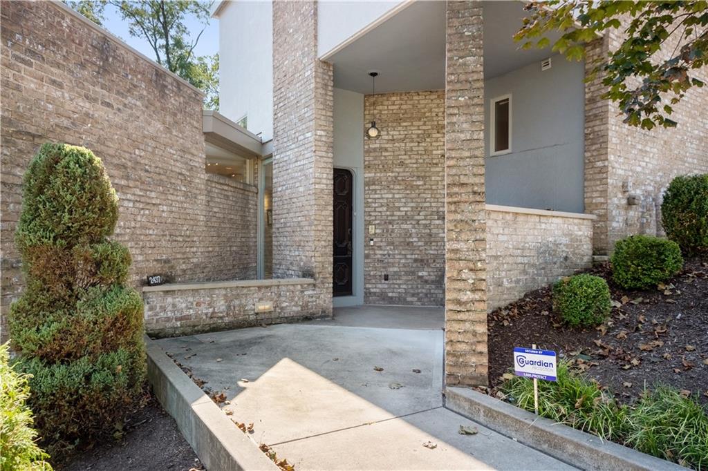 2437 Mt Royal Road Pittsburgh, PA 15217 - Photo 3 of 39 a view of a entryway