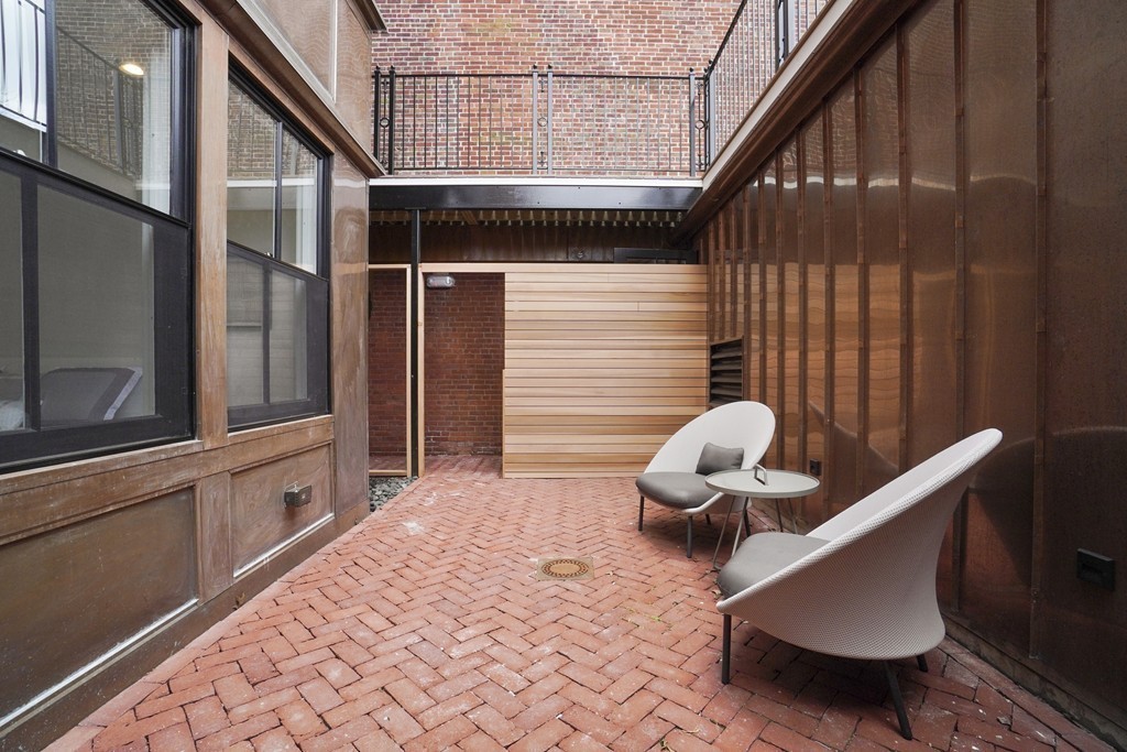 142 Beacon Street, Unit 1 Boston, MA 02116 - Photo 34 of 40