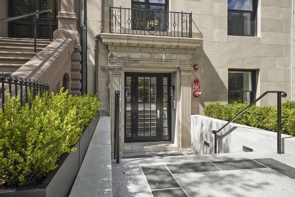142 Beacon Street, Unit 1 Boston, MA 02116 - Photo 35 of 40