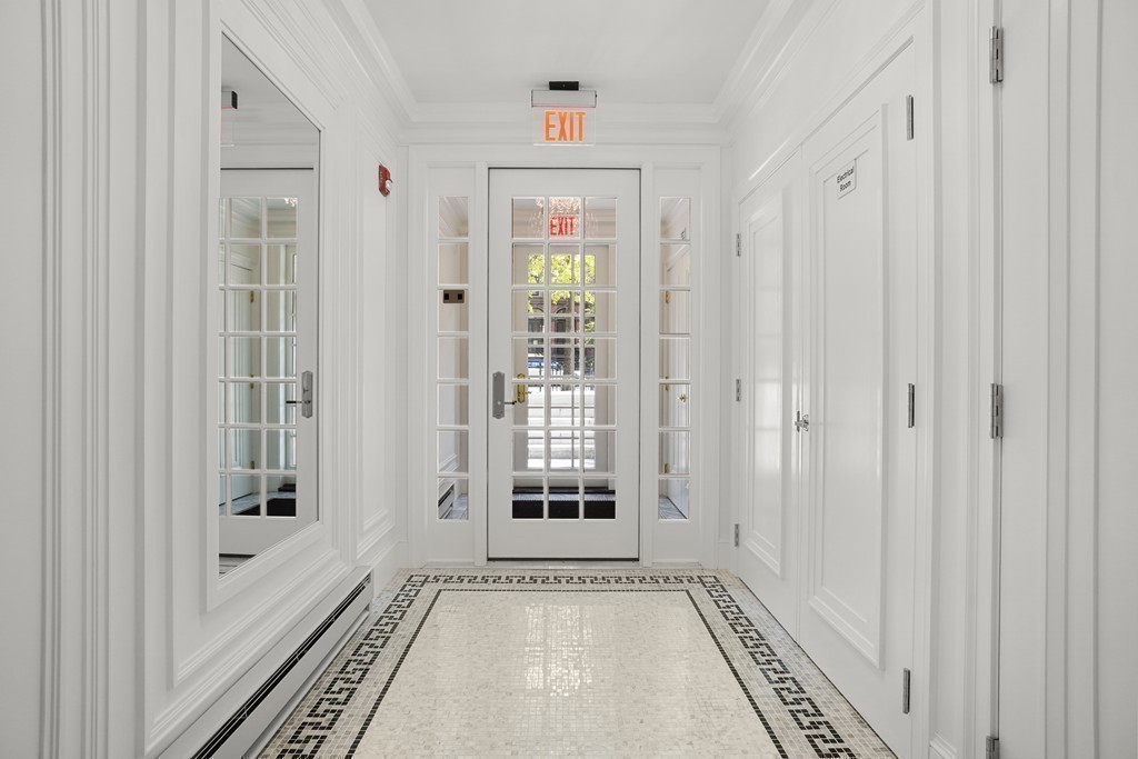 142 Beacon Street, Unit 1 Boston, MA 02116 - Photo 38 of 40