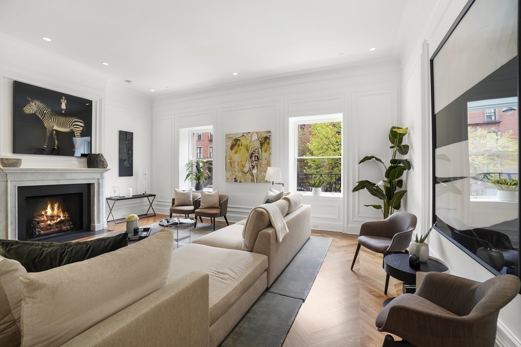 142 Beacon Street, Unit 1 Boston, MA 02116 - Photo 4 of 40