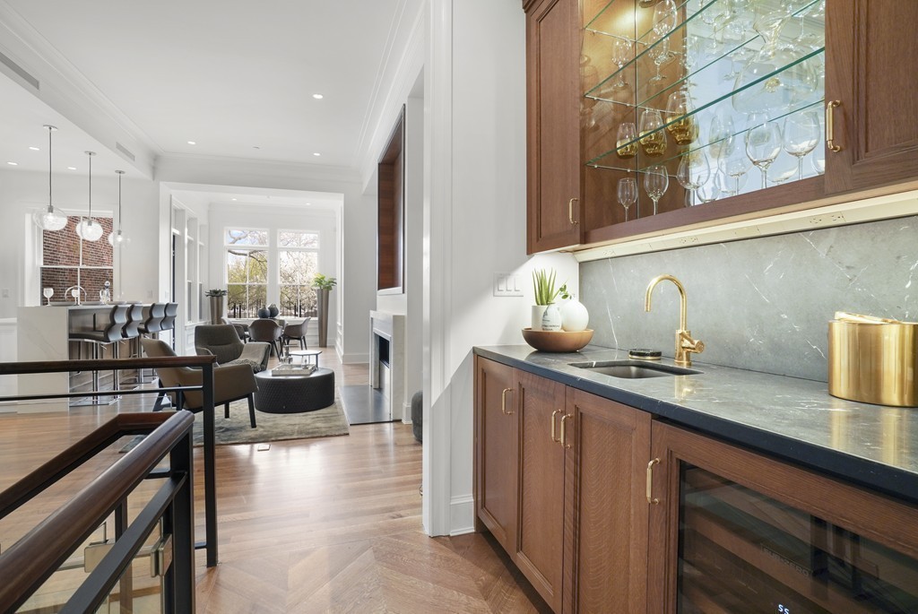 142 Beacon Street, Unit 1 Boston, MA 02116 - Photo 7 of 40