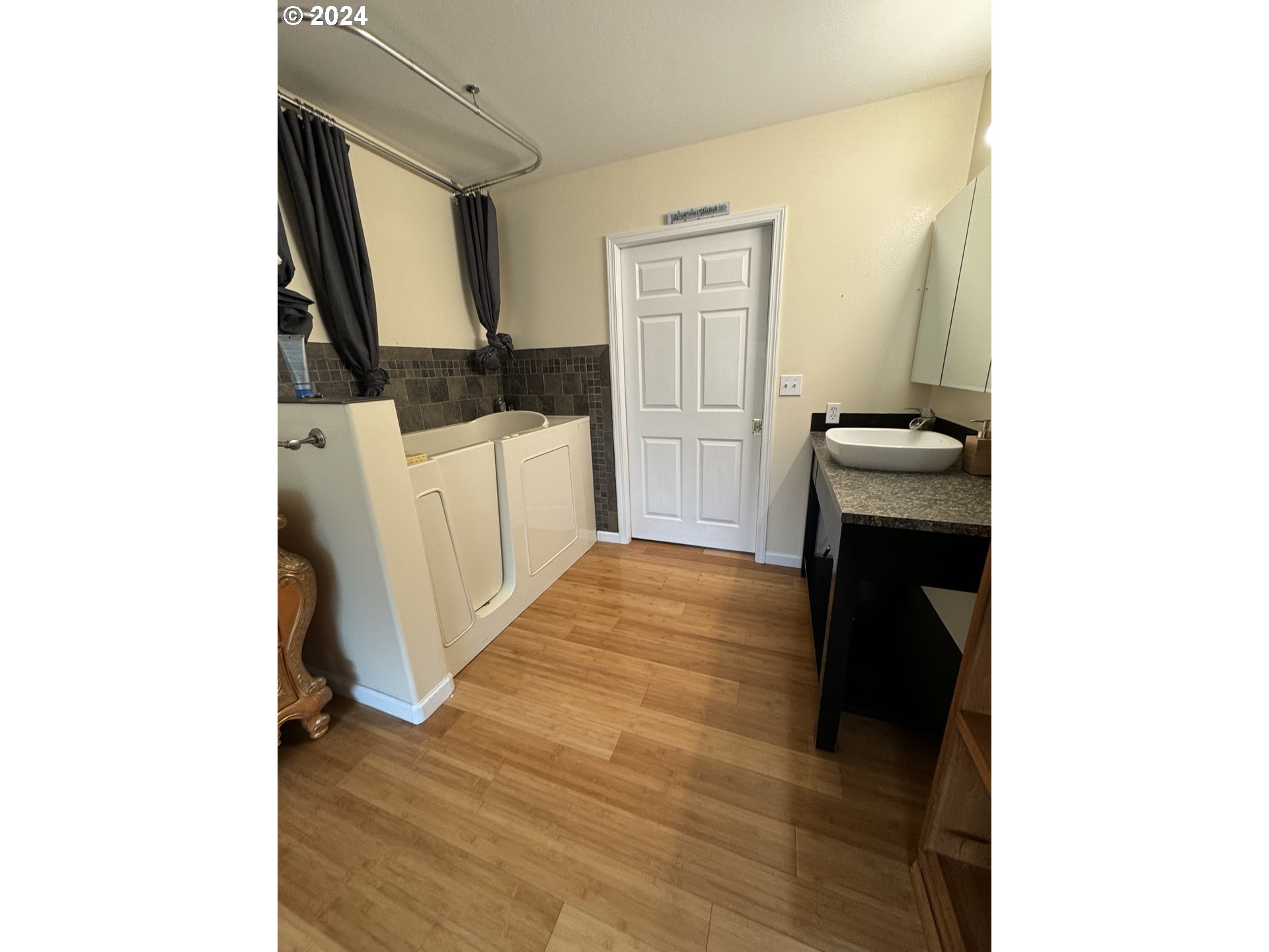 508 3rd Avenue Dallesport, WA 98617 - Photo 33 of 48 a room with a washer and dryer