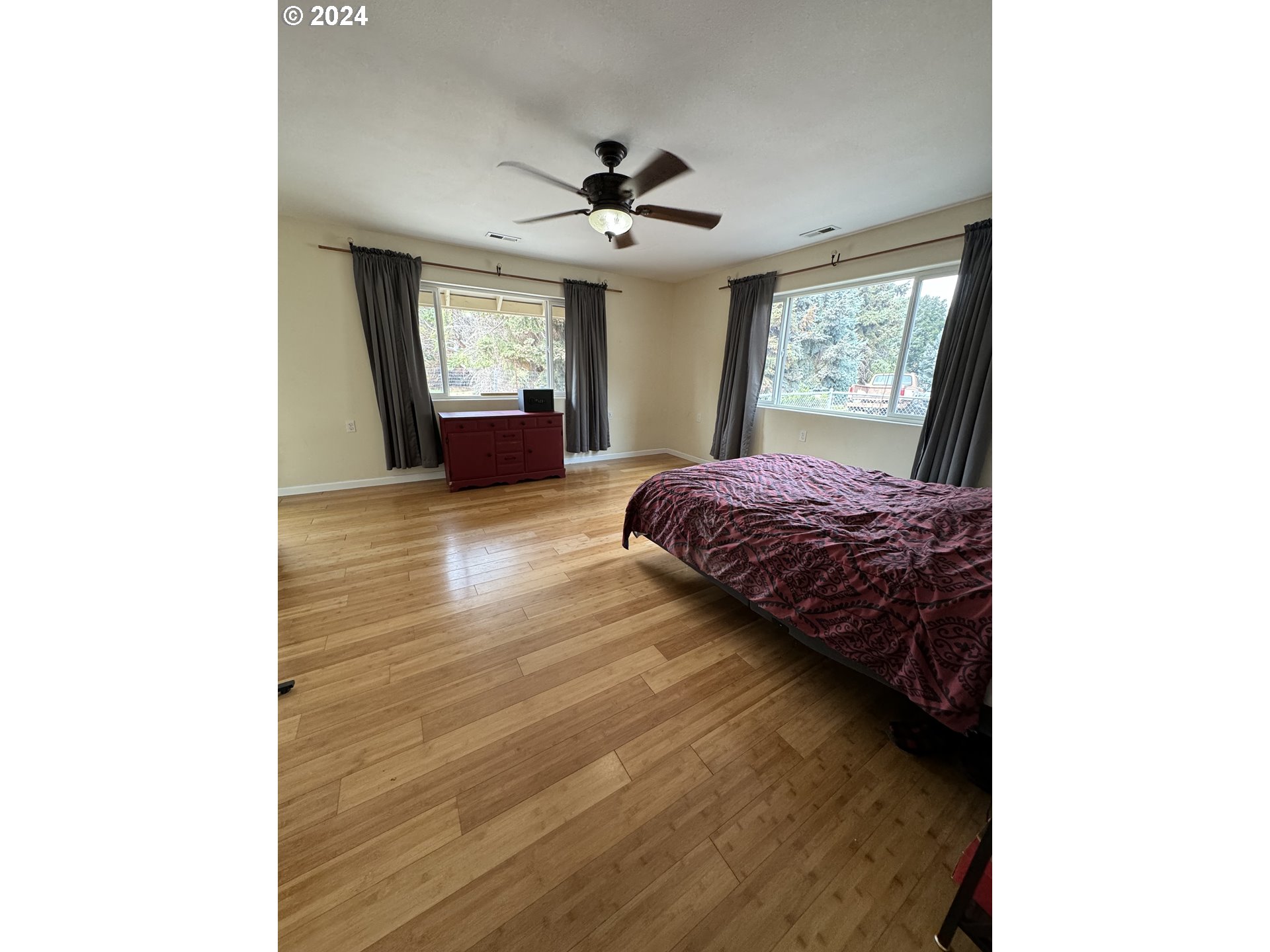 508 3rd Avenue Dallesport, WA 98617 - Photo 35 of 48 a living room with furniture and a window
