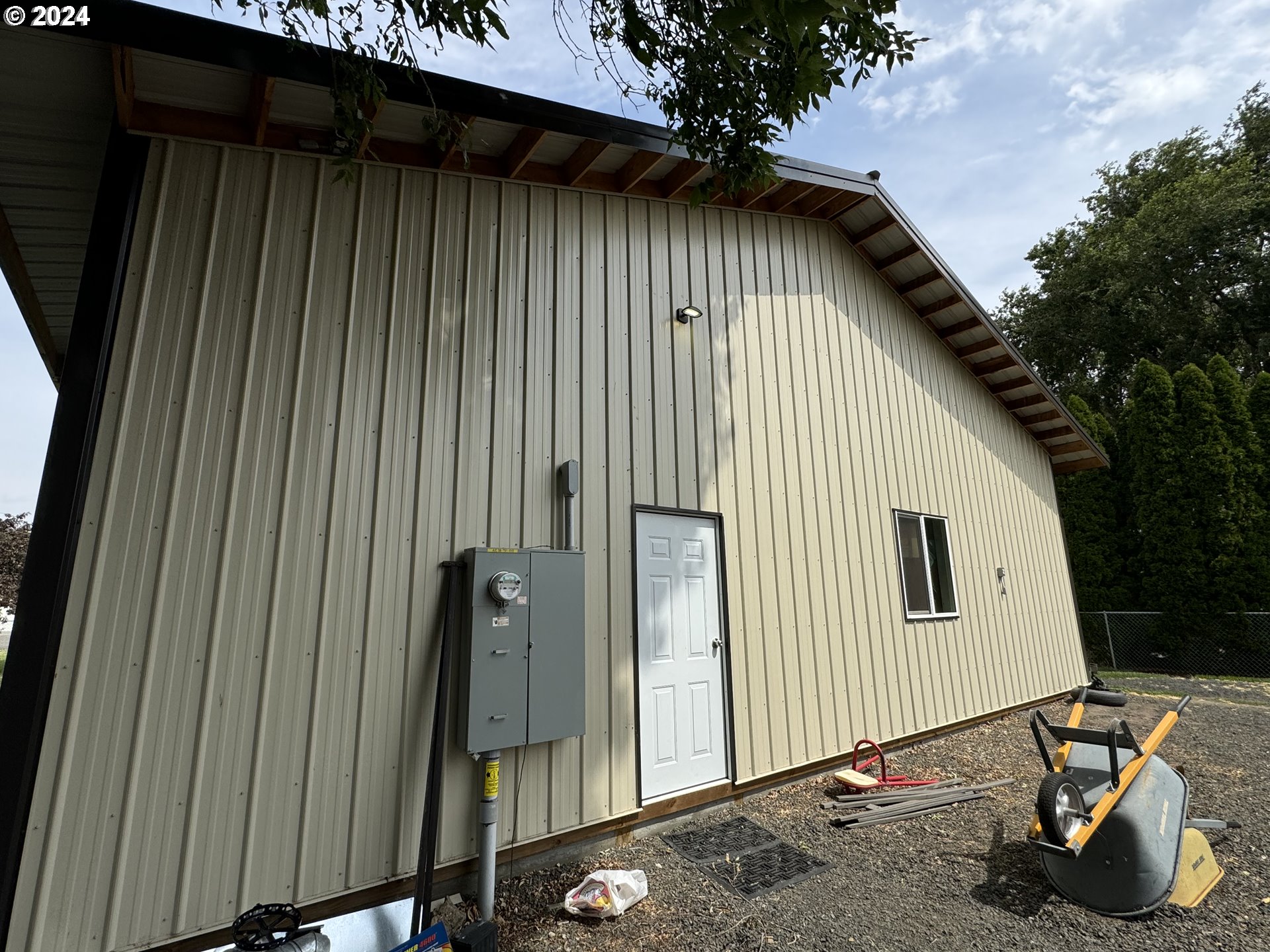 508 3rd Avenue Dallesport, WA 98617 - Photo 39 of 48 a view of a house with backyard