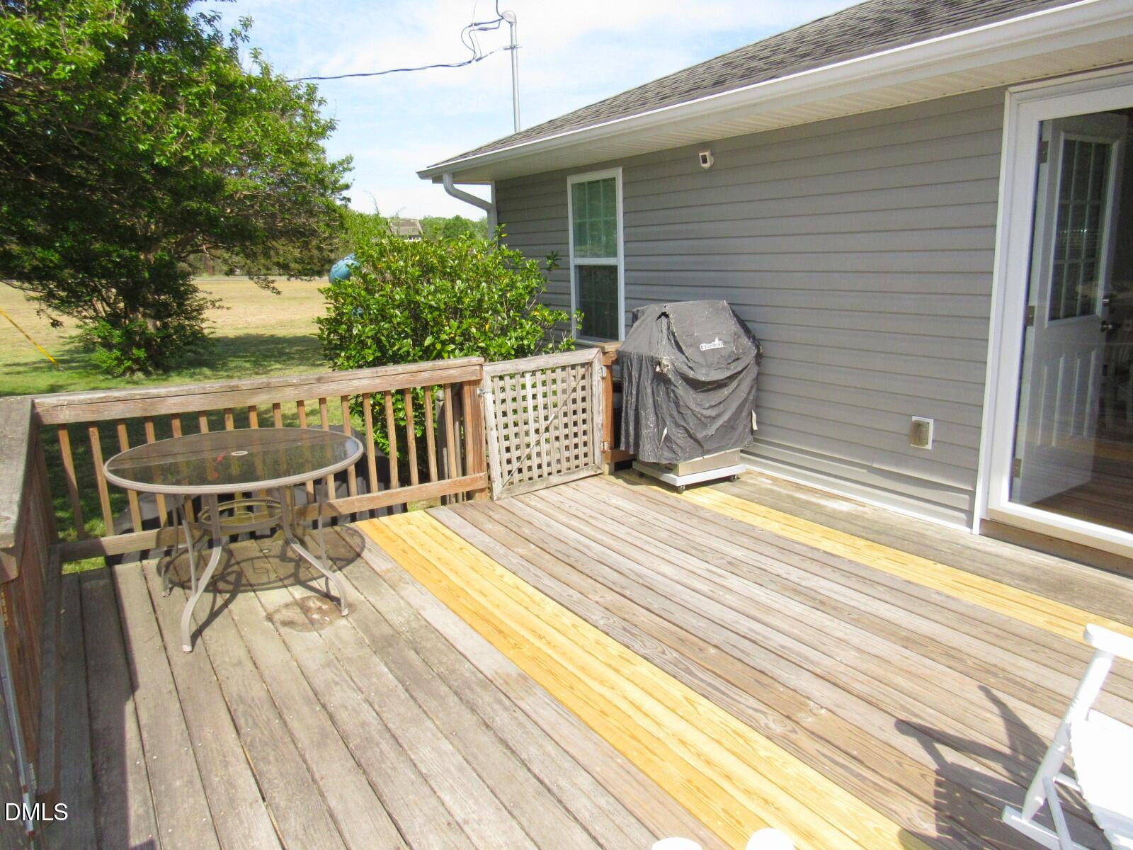 2038 Gate 2 Road Creedmoor, NC 27522 - Photo 23 of 33 Deck