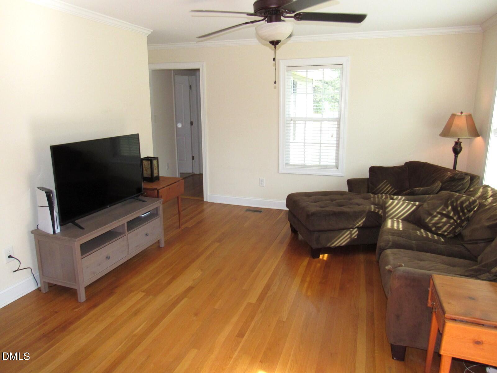 2038 Gate 2 Road Creedmoor, NC 27522 - Photo 5 of 33 Living room