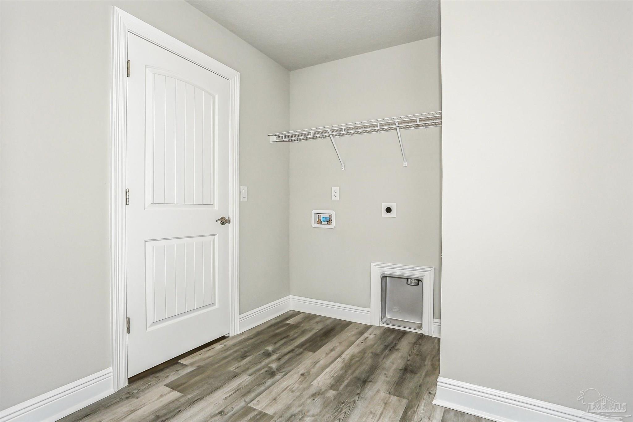 3494 Doyle Hawkins Road Navarre, FL 32566 - Photo 15 of 30 a view of an empty room