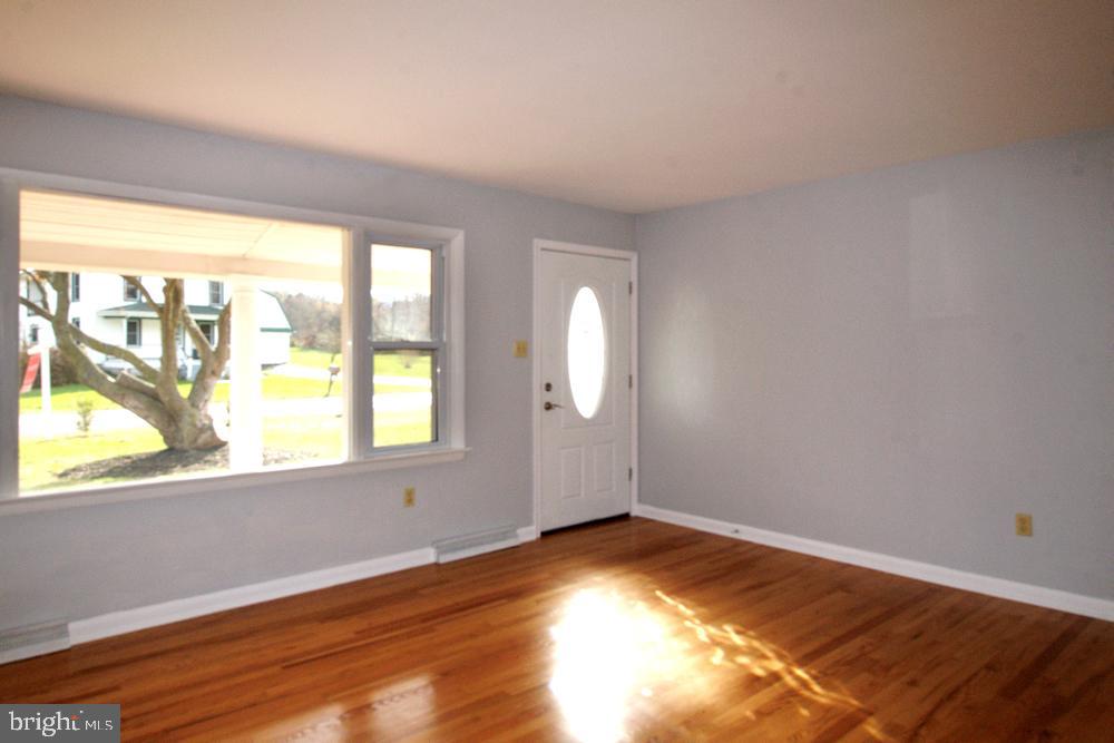 21240 San Mar Road Boonsboro, MD 21713 - Photo 16 of 31 Living Room