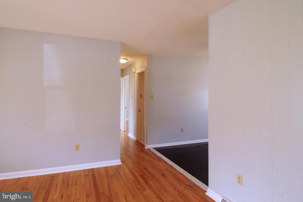 21240 San Mar Road Boonsboro, MD 21713 - Photo 17 of 31 Living/Dining/Hallway