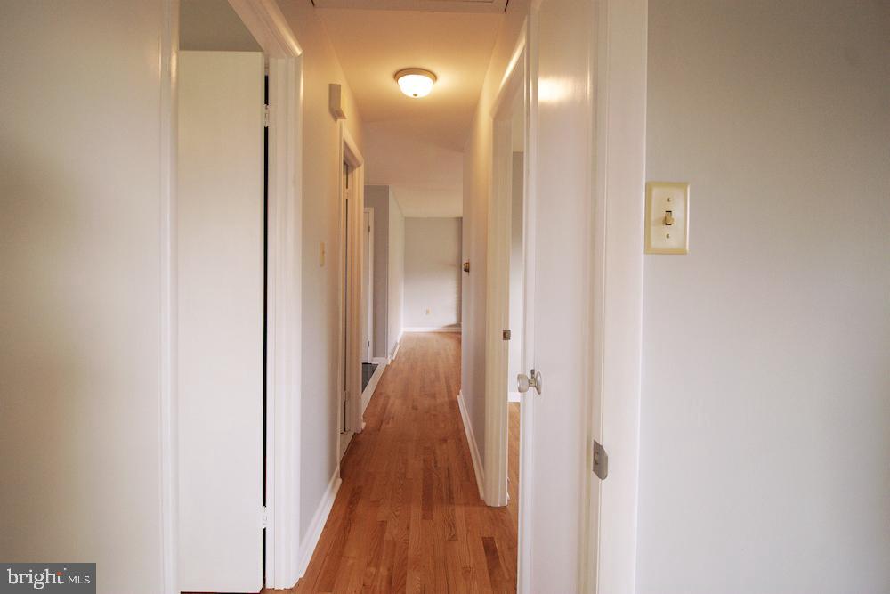 21240 San Mar Road Boonsboro, MD 21713 - Photo 26 of 31 Hallway