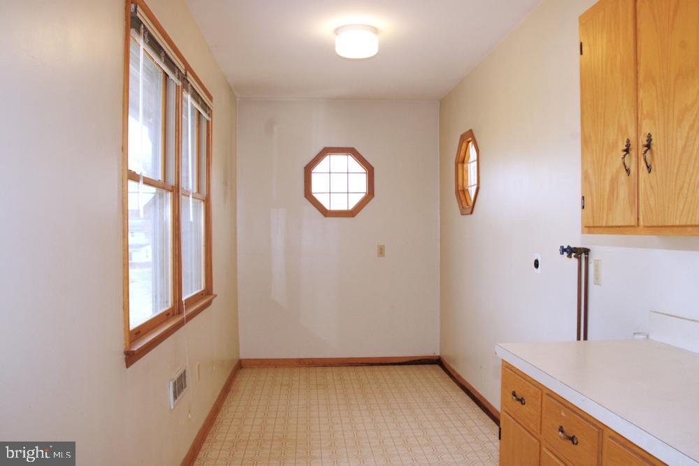 21240 San Mar Road Boonsboro, MD 21713 - Photo 9 of 31 Laundry Room