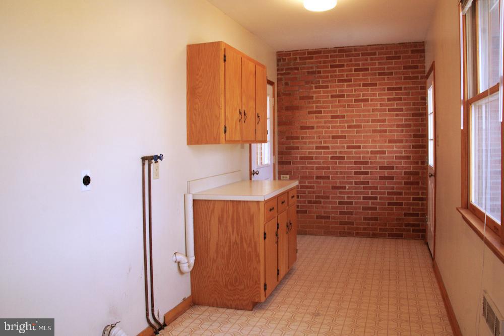 21240 San Mar Road Boonsboro, MD 21713 - Photo 10 of 31 Laundry Room