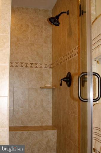 12097 North Walnut Branch Road Reston, VA 20194 - Photo 4 of 30 Master Bath #2