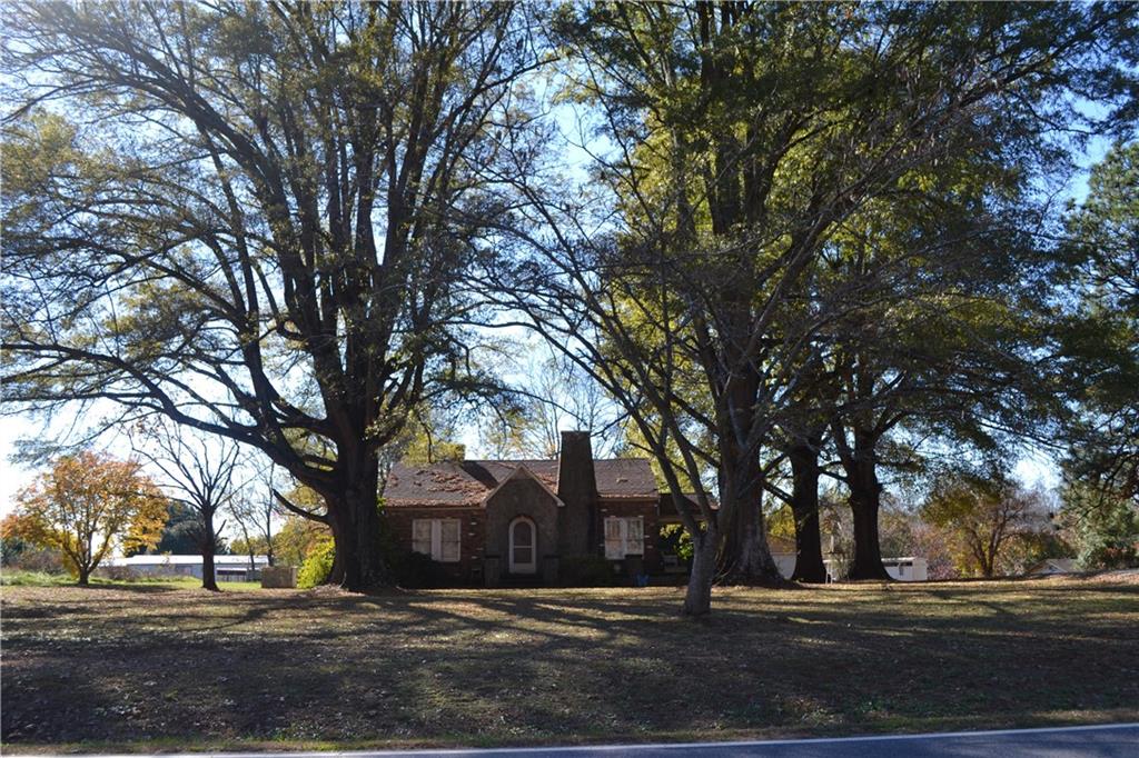 3281 Plateau Road Newton, NC 28658 - Photo 2 of 19 Gallery Image 2
