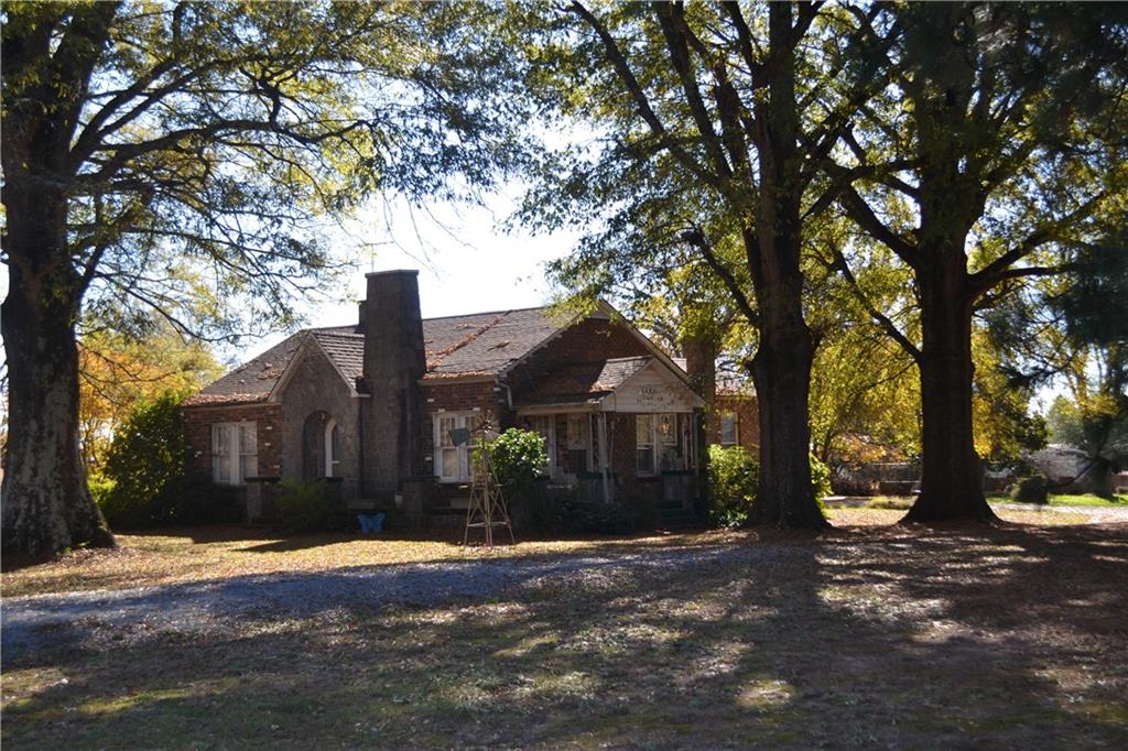 3281 Plateau Road Newton, NC 28658 - Photo 4 of 19 Gallery Image 4