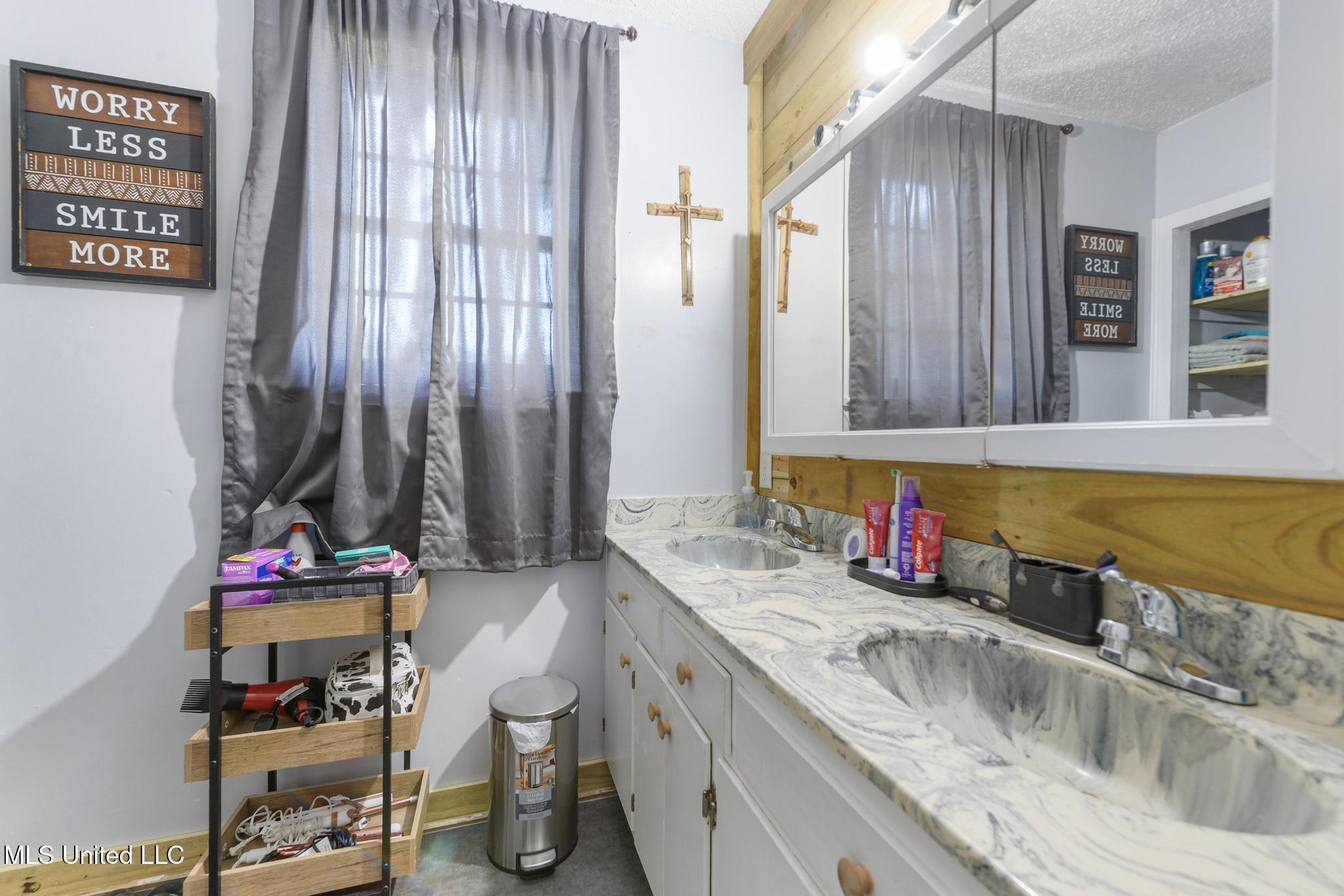 7621 Elder Ferry Road Moss Point, MS 39563 - Photo 17 of 32 018