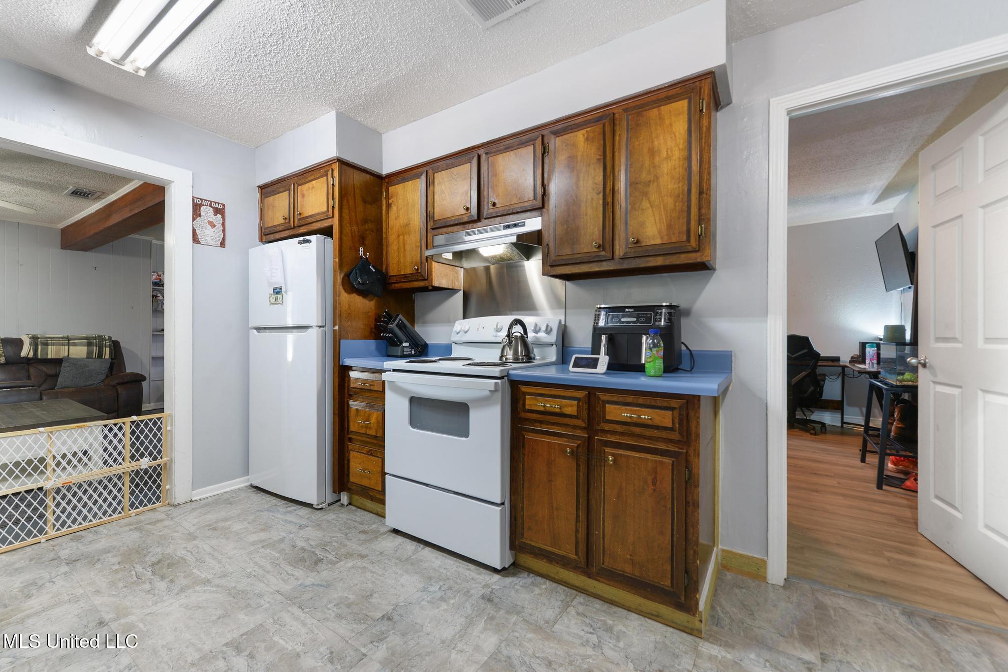 7621 Elder Ferry Road Moss Point, MS 39563 - Photo 5 of 32 008